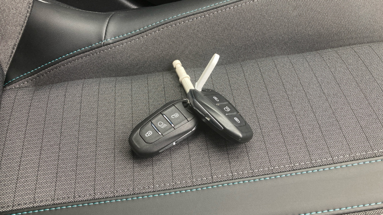 Peugeot 208 1.2 PureTech 100 Allure Premium 5dr Petrol Hatchback